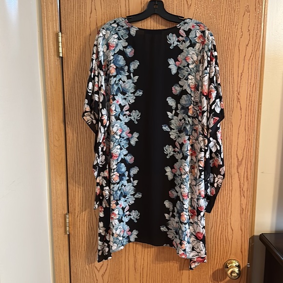 BCBGMaxazria Stella High Low Top - Picture 4 of 6